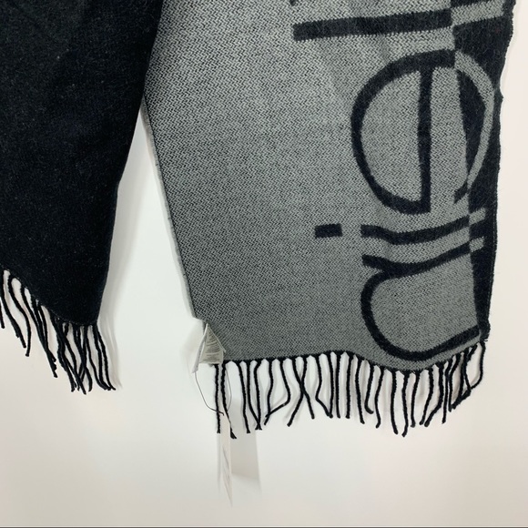 Calvin Klein Black & Gray Color Block Spellout Tassel Fringe Knit Scarf New Nwt - Picture 9 of 14